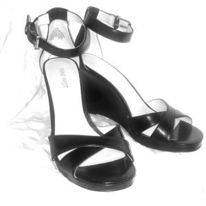 8 1/2 Nine West 4.5 inch heel